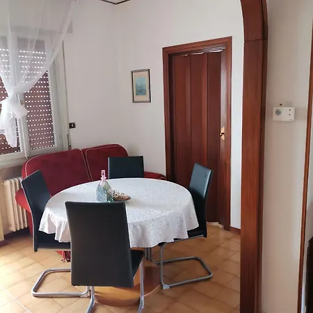 Matrimoniale Con Ampio Armadio