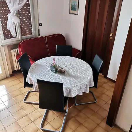Matrimoniale Con Ampio Armadio