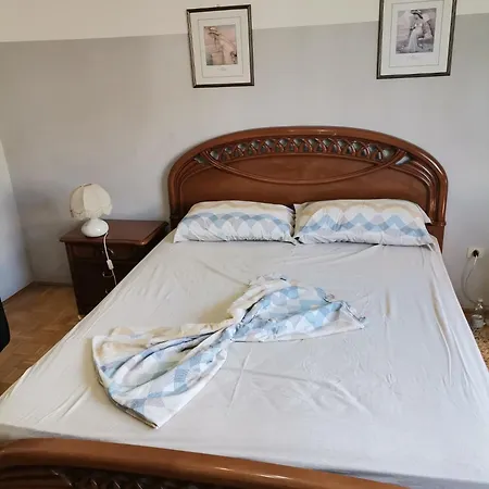 Matrimoniale Con Ampio Armadio *